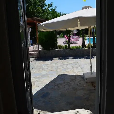 Artemis - Pool And Garden アパート Koskinou