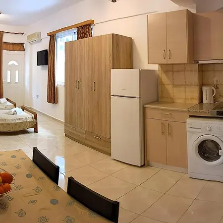 Artemis - Pool And Garden アパート