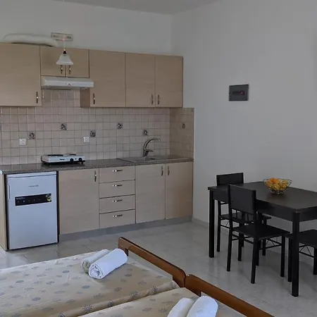 Artemis - Pool And Garden アパート