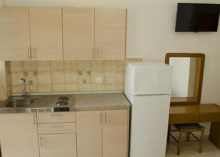 Artemis - Pool And Garden *