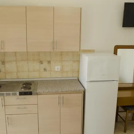 Artemis - Pool And Garden *