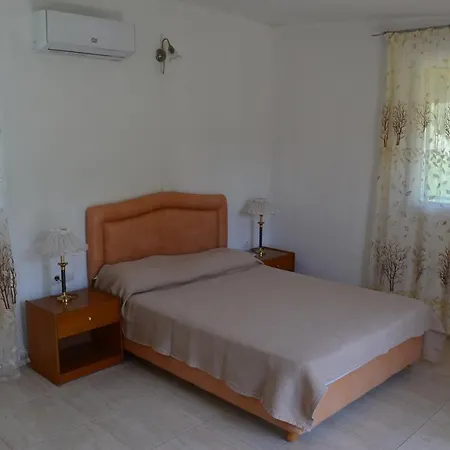 Apartman Artemis - Pool And Garden