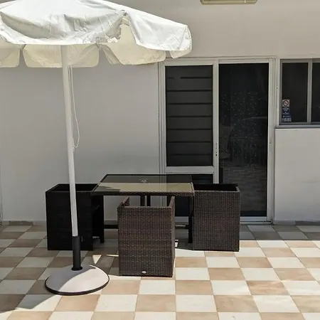 Artemis - Pool And Garden Apartment *