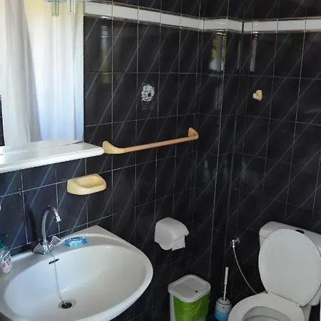 Artemis - Pool And Garden Appartement *