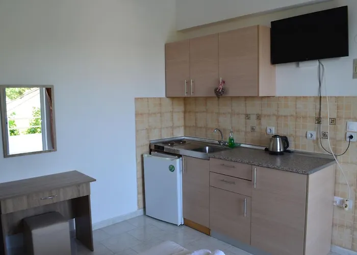 Artemis - Pool And Garden Koskinou (Rhodes)