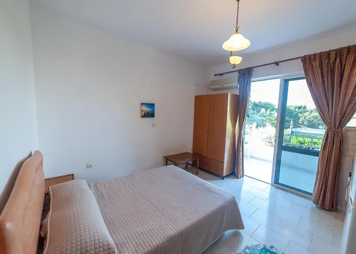 Artemis - Pool And Garden Apartament