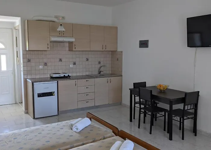 Artemis - Pool And Garden Apartament